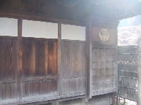 映画「シルク」統領の家、建具