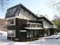 今年の雪に包まれた家